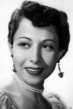 June Foray interpreta Grandmother Fa (voice)