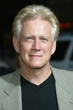 Bruce Davison interpreta Winslaw