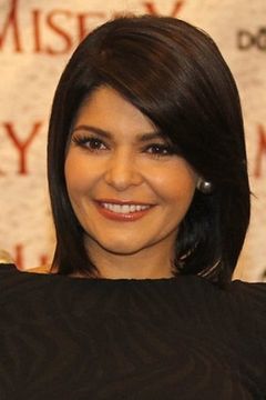Itatí Cantoral interpreta Evelyn (uncredited)