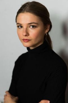 Stefanie Scott interpreta Kimber Benton