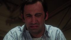 Nicholas Cairis interpreta FBI Agent (uncredited)