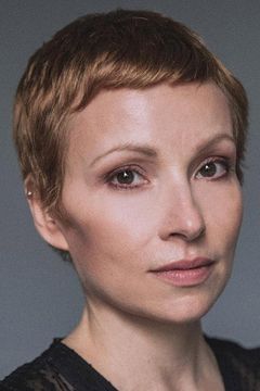 Sophia Vassili interpreta Sawser, another Geek