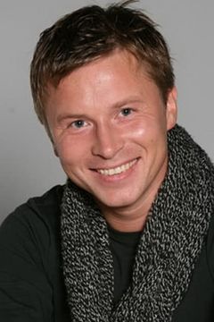Nikita Tatarenkov interpreta Alibekov