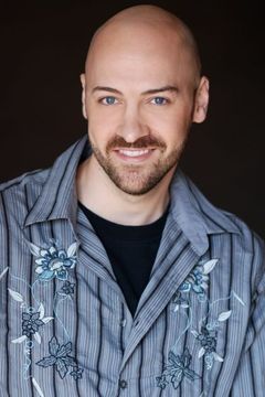 Jesse Dillon Sorrells interpreta Singing Waiter 2