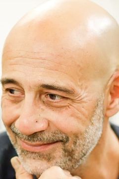 Frédéric Franchitti interpreta Adam brûlé