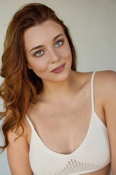 Savanah Joeckel interpreta Rescue Worker #1