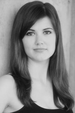 Iris Graham interpreta Mama Clara