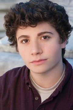 Austin Zajur interpreta Brock McMasters (uncredited)