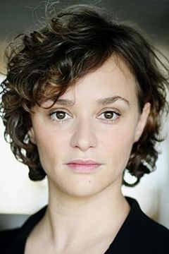 Delphine Baril interpreta Sylvie