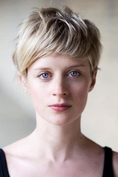 Victoria Bewick interpreta Isabel
