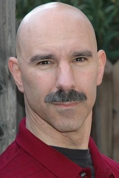 Mark Vafiades interpreta Bowling Team Member (uncredited)