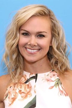 Laura Bell Bundy interpreta Young Sarah