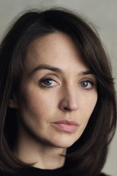 Lisa Hogg interpreta Molly