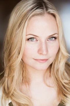 Lindsey Haun interpreta Tara