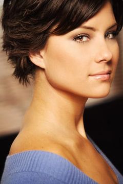 Tanya Bond interpreta Jazz Club Waitress
