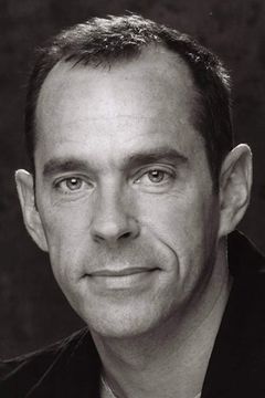 Mark Caven interpreta Winton Cornelis