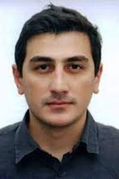Nika Apriashvili interpreta Red Cross Translator