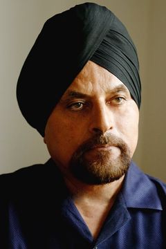 Gurdeep Singh interpreta Pakistani Proprietor