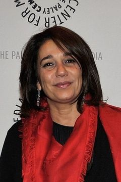Arita Shahrzad interpreta Farrokhlagha