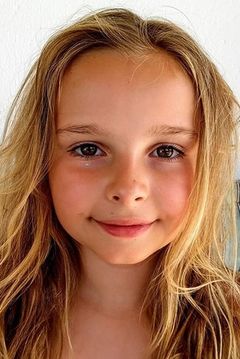Tipper Seifert-Cleveland interpreta Estella (12 yrs)