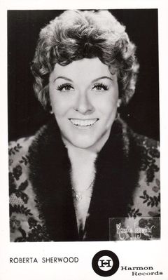 Roberta Sherwood interpreta Mrs. Livingston
