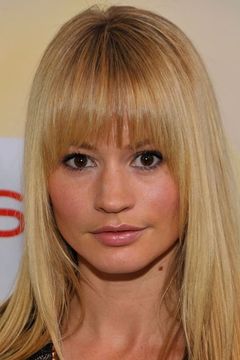 Cameron Richardson interpreta Whitney Walsh