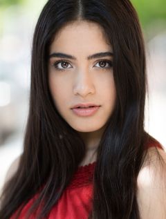 Alisha Nagarsheth interpreta Young Phaedra