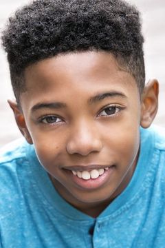 Seth Carr interpreta Young Killmonger