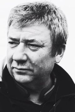 Terry Ingram interpreta P.I. Doug Lemmon