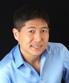 Lino Tanaka interpreta Teacher (uncredited)