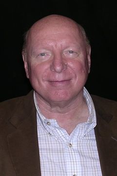 Don S. Davis interpreta Garland Briggs