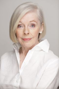 Barbara Appleton interpreta Restaurant Guest