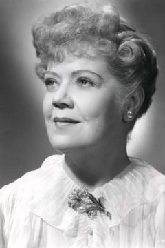 Spring Byington interpreta Mama Kingshead