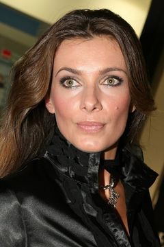 Alice Bendová interpreta Spy