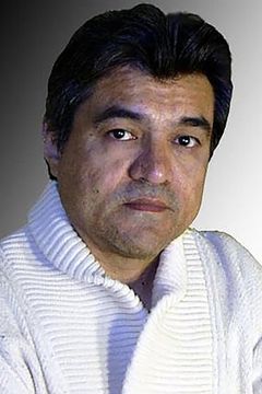 Joe Basquez interpreta Bartender (uncredited)