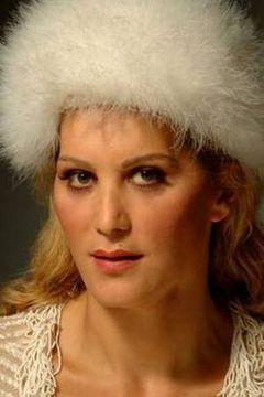 Lucrezia Valia interpreta Mara