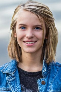 Hannah Westerfield interpreta Rebecca