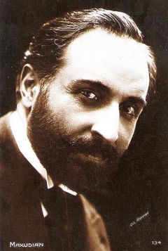 Max Maxudian interpreta Schoolmaster