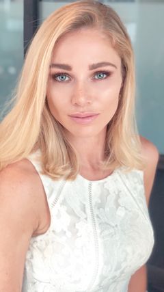 Alyssa Julya Smith interpreta Rebecca