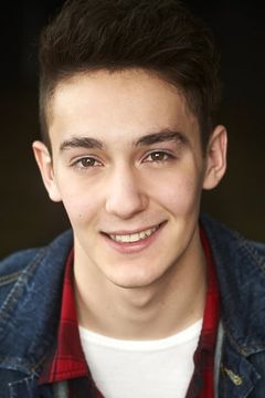 Mikaël Conde interpreta Kyle Hanson
