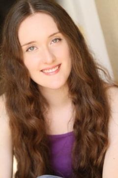 Kathryn Henzler interpreta Amity Woman (uncredited)