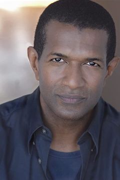 Rif Hutton interpreta Additional Voices (voice)