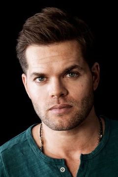 Wes Chatham interpreta Ace