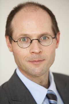 Olivier De Schutter interpreta Self