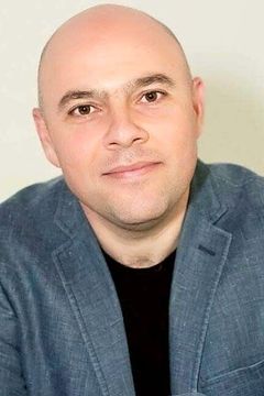 Boris Gulyarin interpreta Pyotr