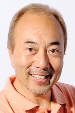 Yutaka Nakano interpreta Micenas de Leão