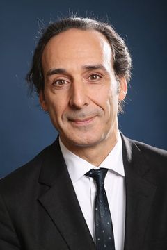 Alexandre Desplat interpreta Émile