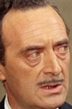 Juan Cazalilla interpreta Villager (uncredited)