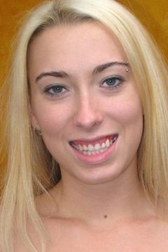 Jessica Woods interpreta Waitress