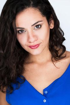 Isabelle McCalla interpreta Lumbrian Citizen (voice)
